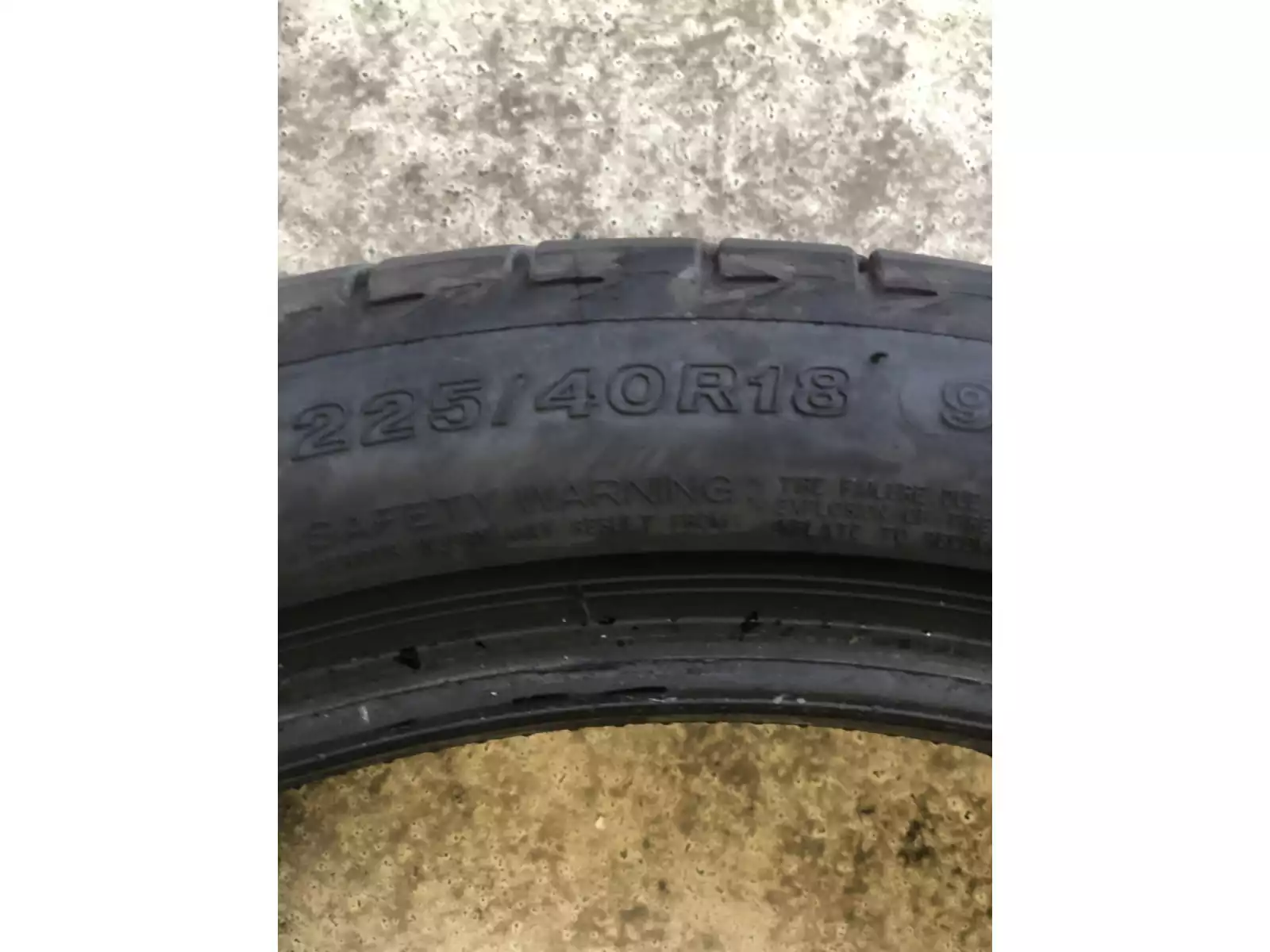Pneus été 18 225/40 R18 92Y - Photo 1