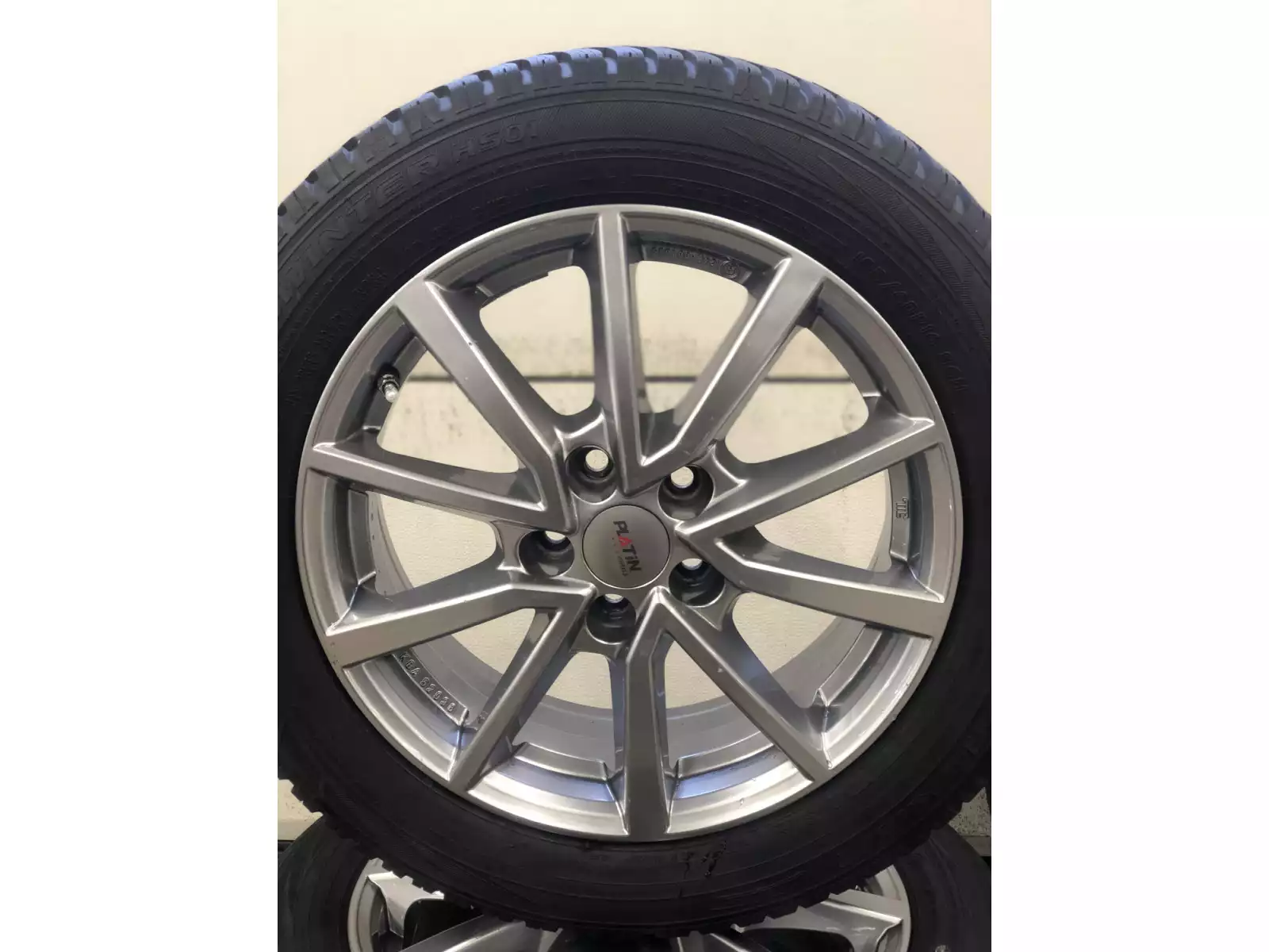 Jantes alu + Pneus hiver 16 185/60 R16 86H - Photo 1
