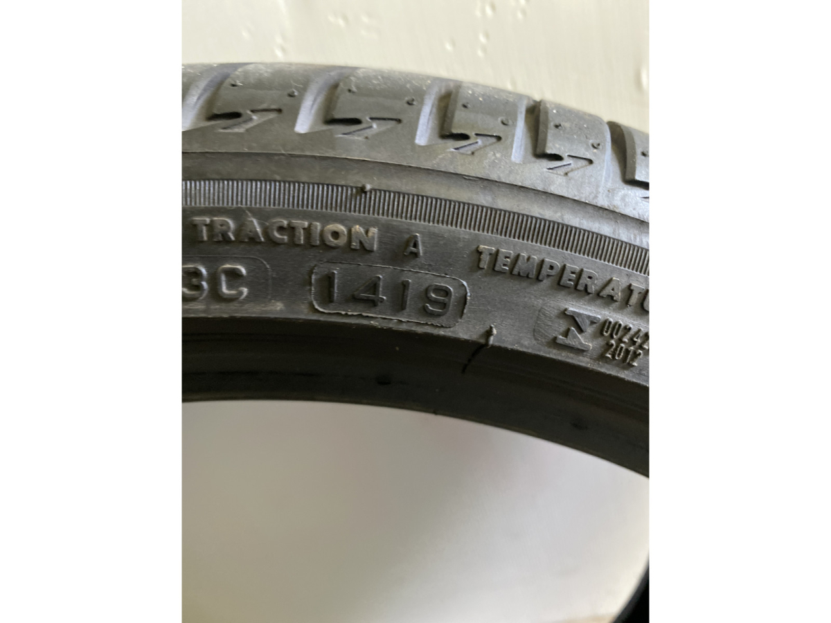 Pneus été 18 225/40 R18 92Y - Photo 1