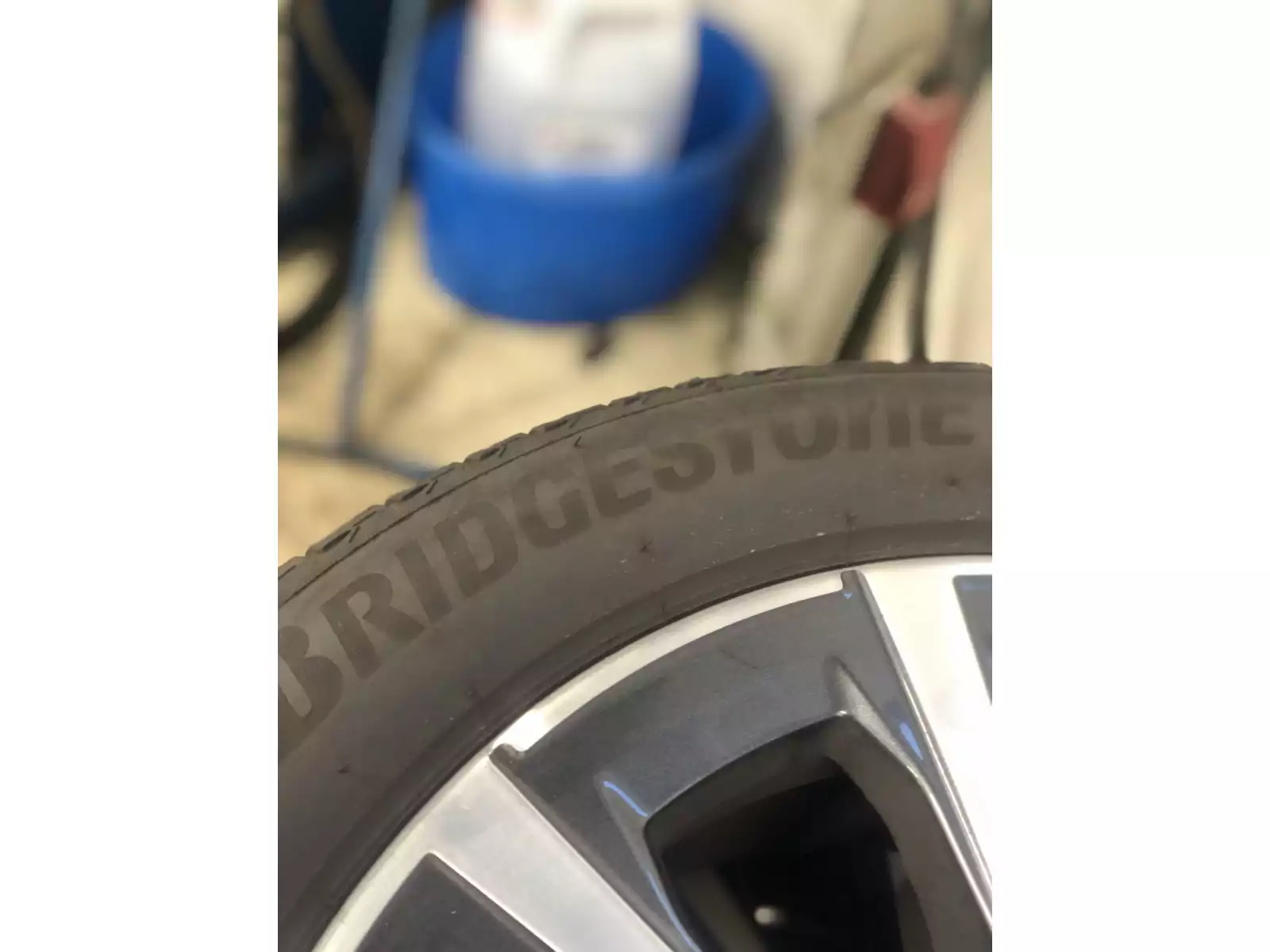 Jantes alu + Pneus été 17 225/50 R17 98Y - Photo 1