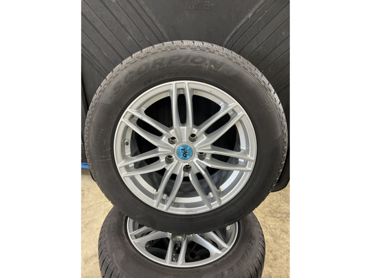 Jantes alu + Pneus hiver 17 225/60 R17 103V - Photo 1