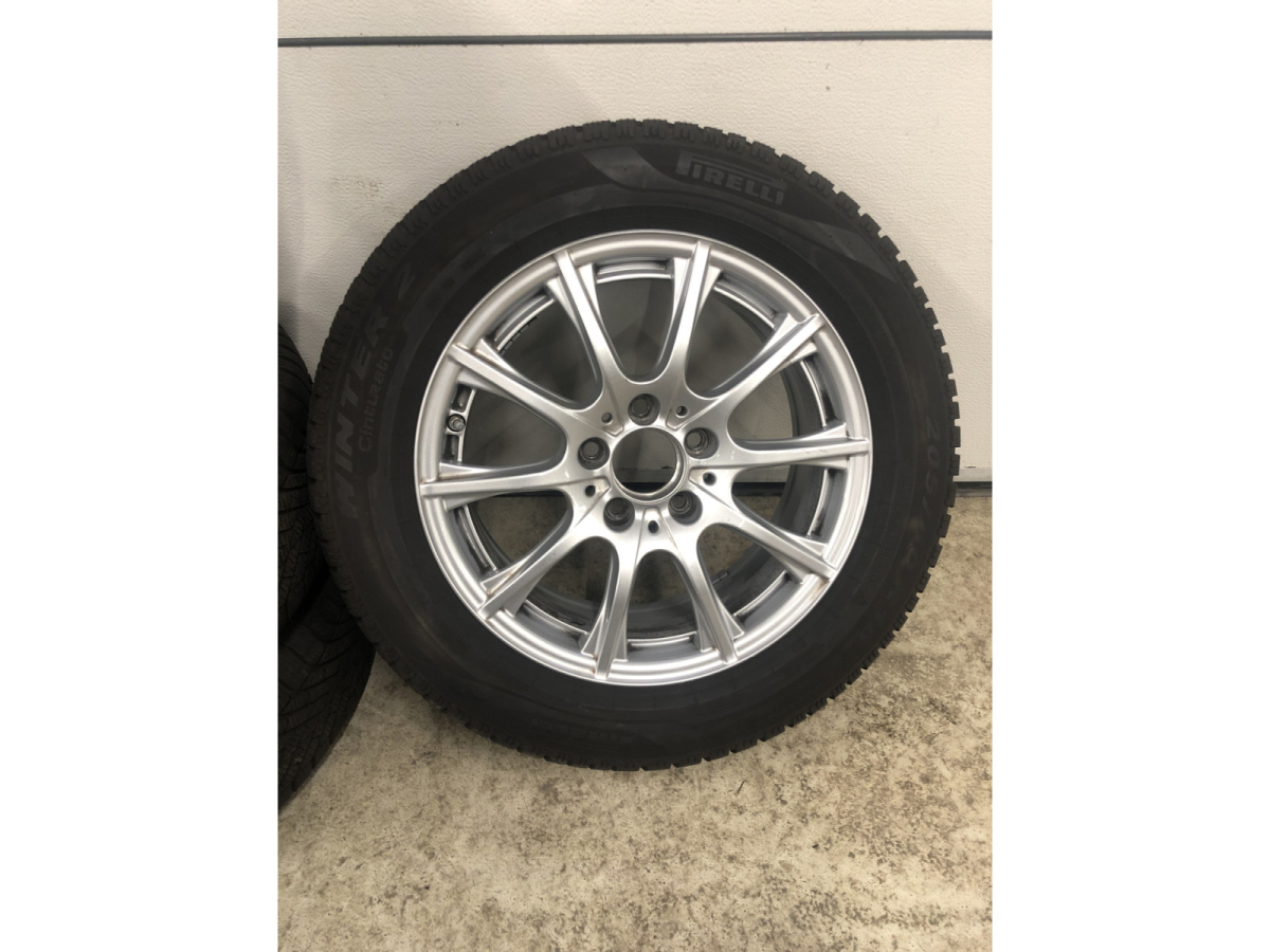 Jantes alu + Pneus hiver 16 205/60 R16 96H - Photo 1
