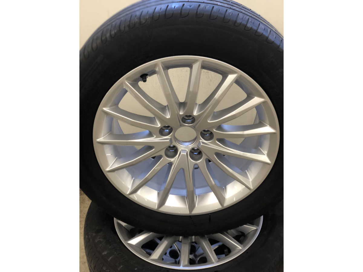 Jantes alu + Pneus été 17 225/55 R17 97Y - Photo 1