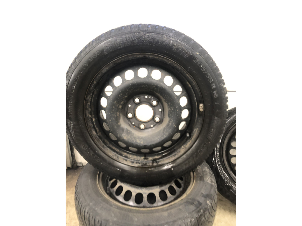 Jantes acier + Pneus hiver 16 205/55 R16 91H - Photo 1