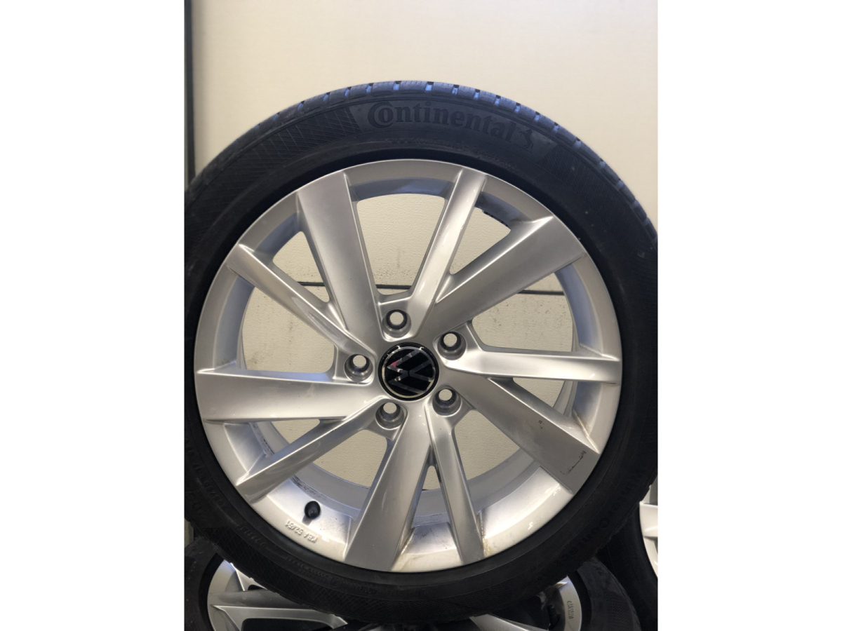 Jantes alu + Pneus hiver 17 205/50 R17 93V - Photo 1