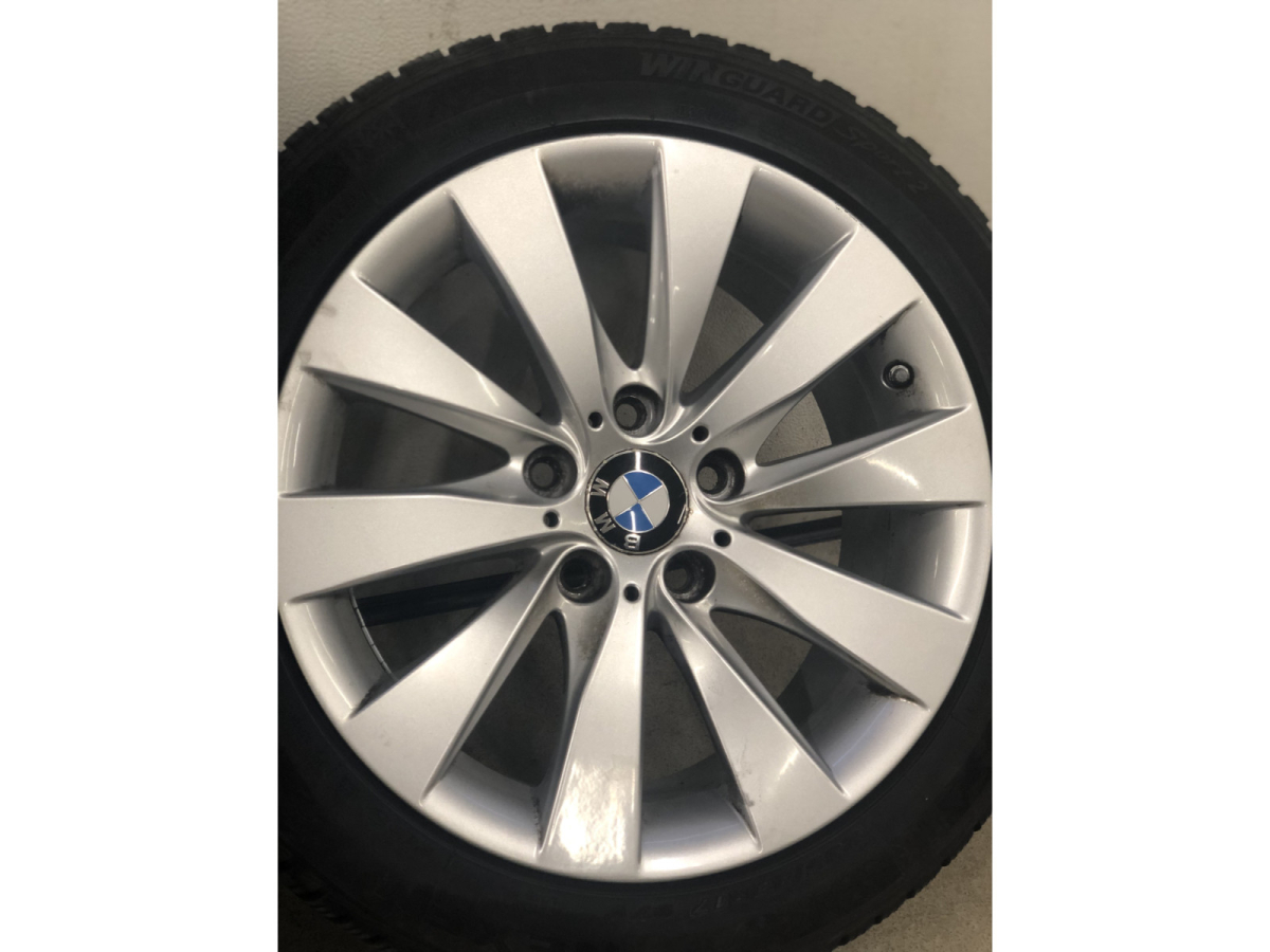 Jantes alu + Pneus hiver 17 235/45 R17 97V - Photo 1
