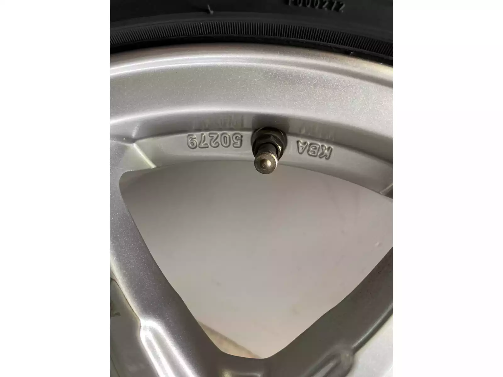 Jantes alu + Pneus hiver 16 205/55 R16 91H - Photo 1