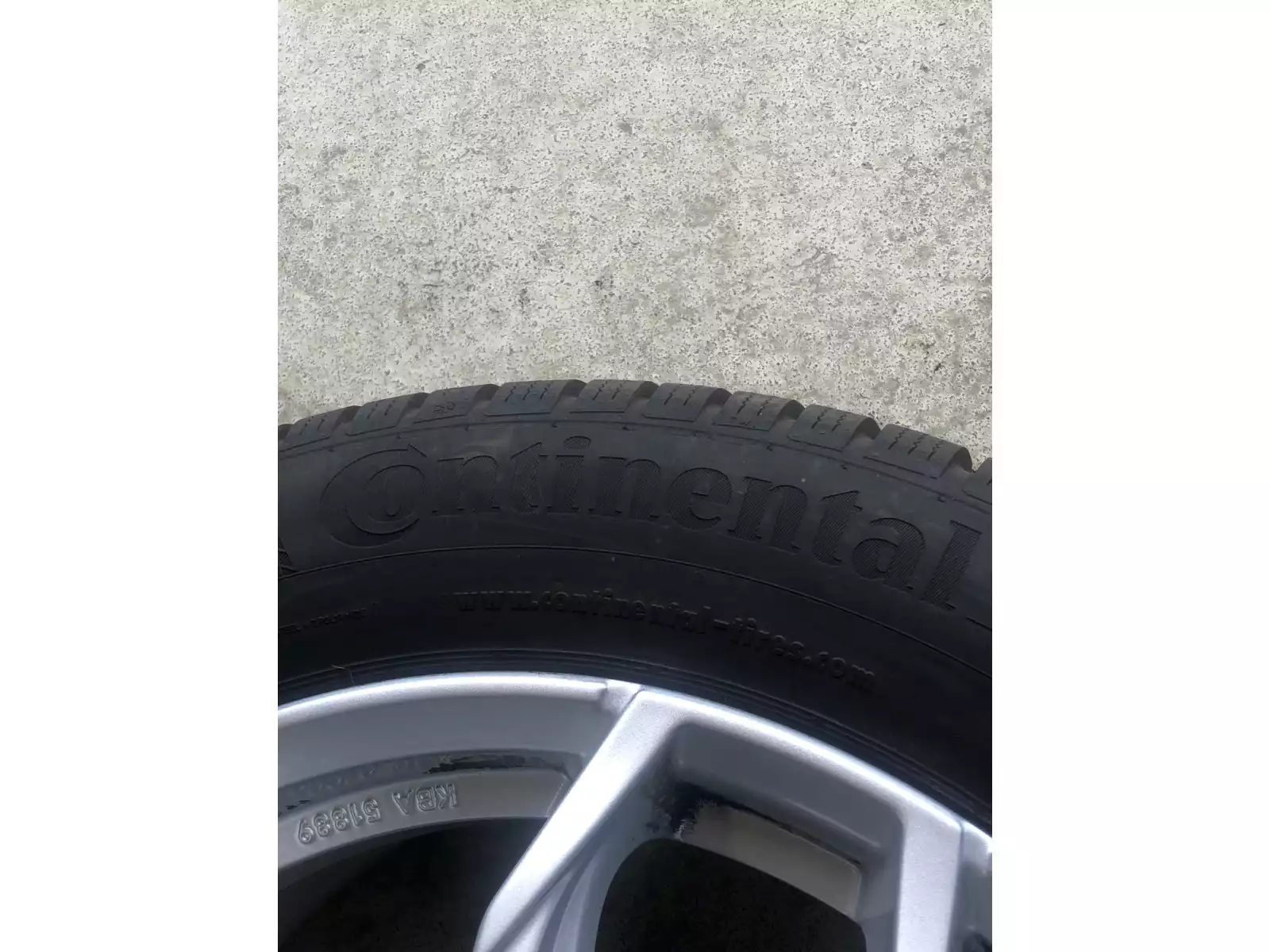 Jantes alu + Pneus hiver 17 225/55 R17 97H - Photo 1