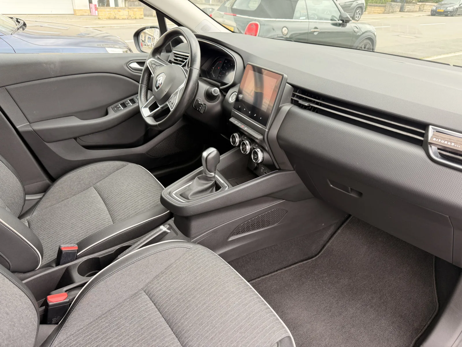 Renault Clio V 1.3 TCE AUTO 130CV INTENS - Photo 1