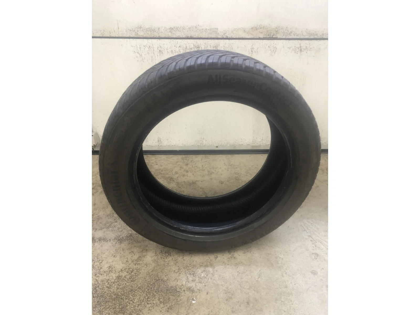 Pneus toutes saisons 18 225/50 R18 99W - Photo 1