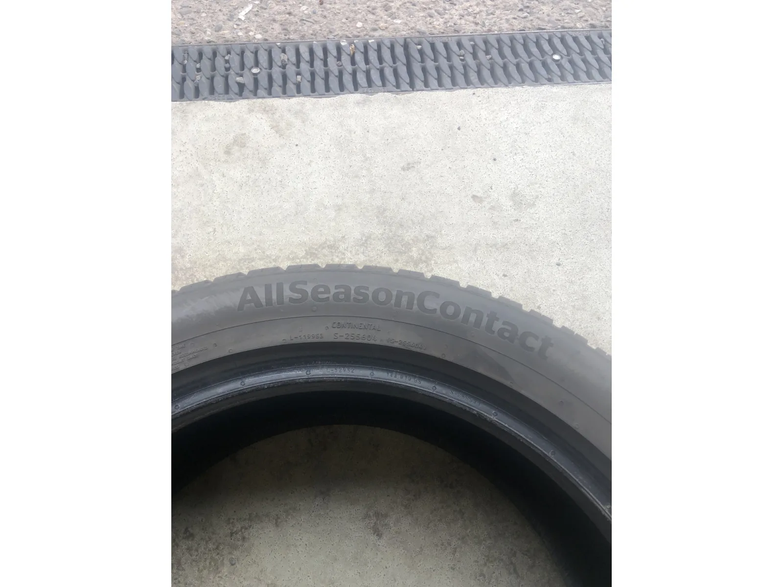 Pneus toutes saisons 18 225/50 R18 99W - Photo 1