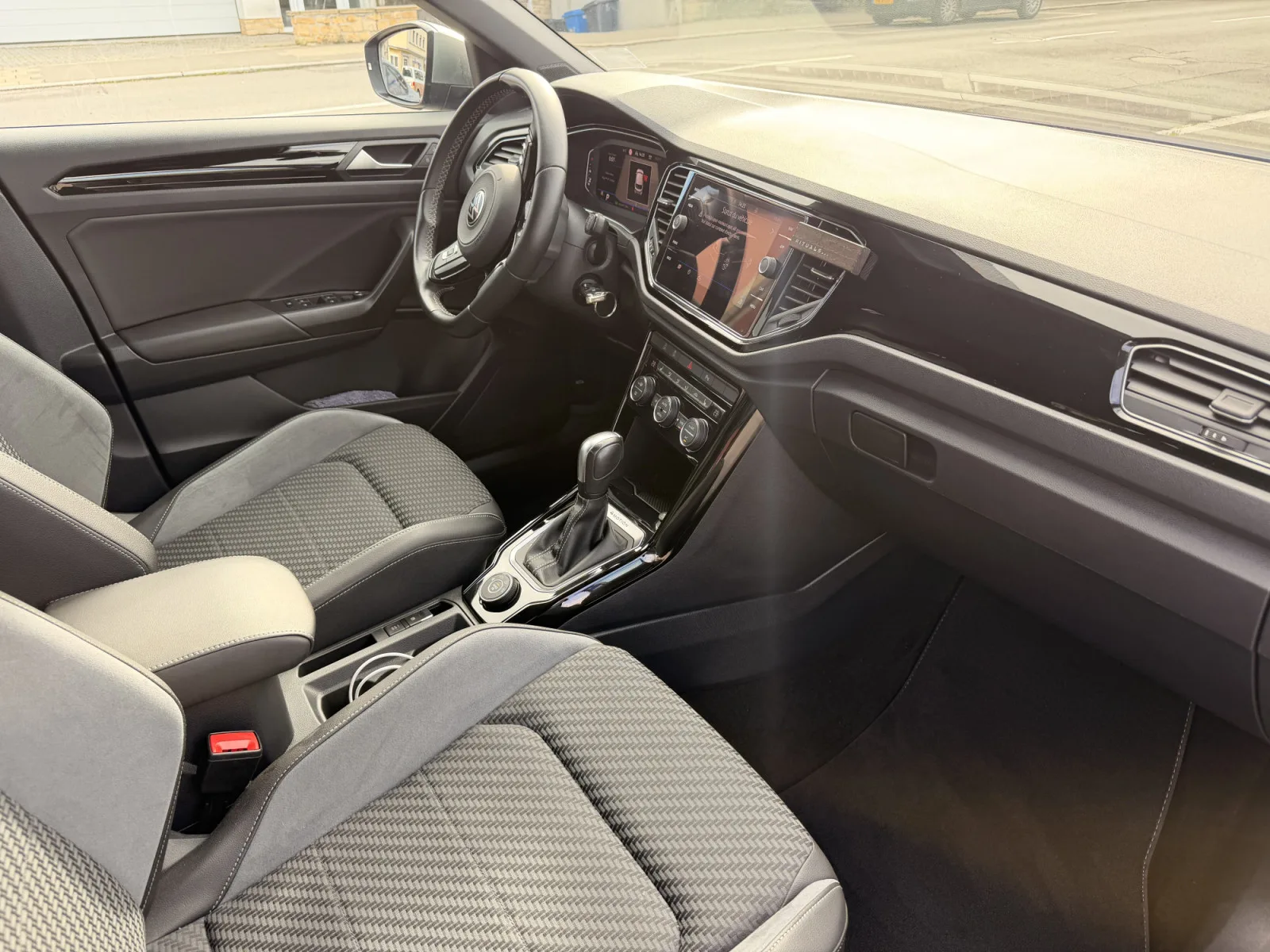 Volkswagen T-Roc R 300 DSG 4motion - Photo 1