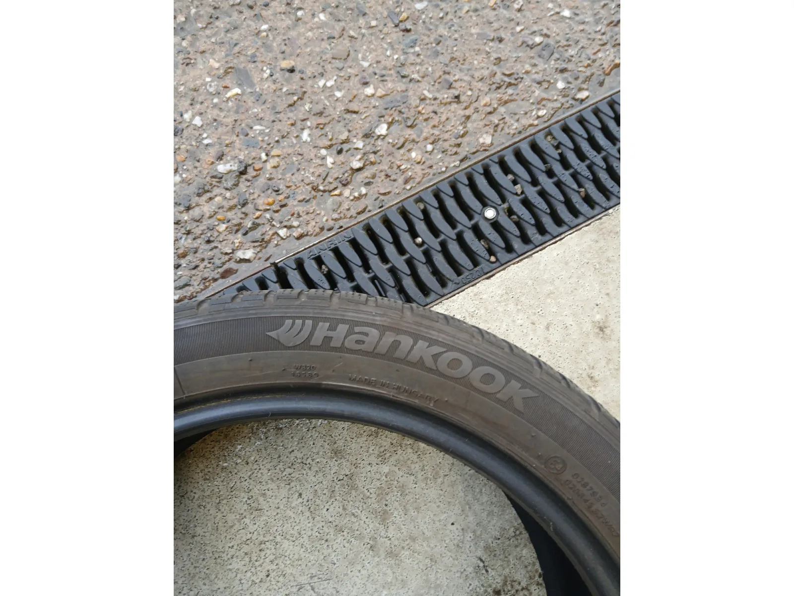 Pneus hiver 18 225/45 R18 91H - Photo 1