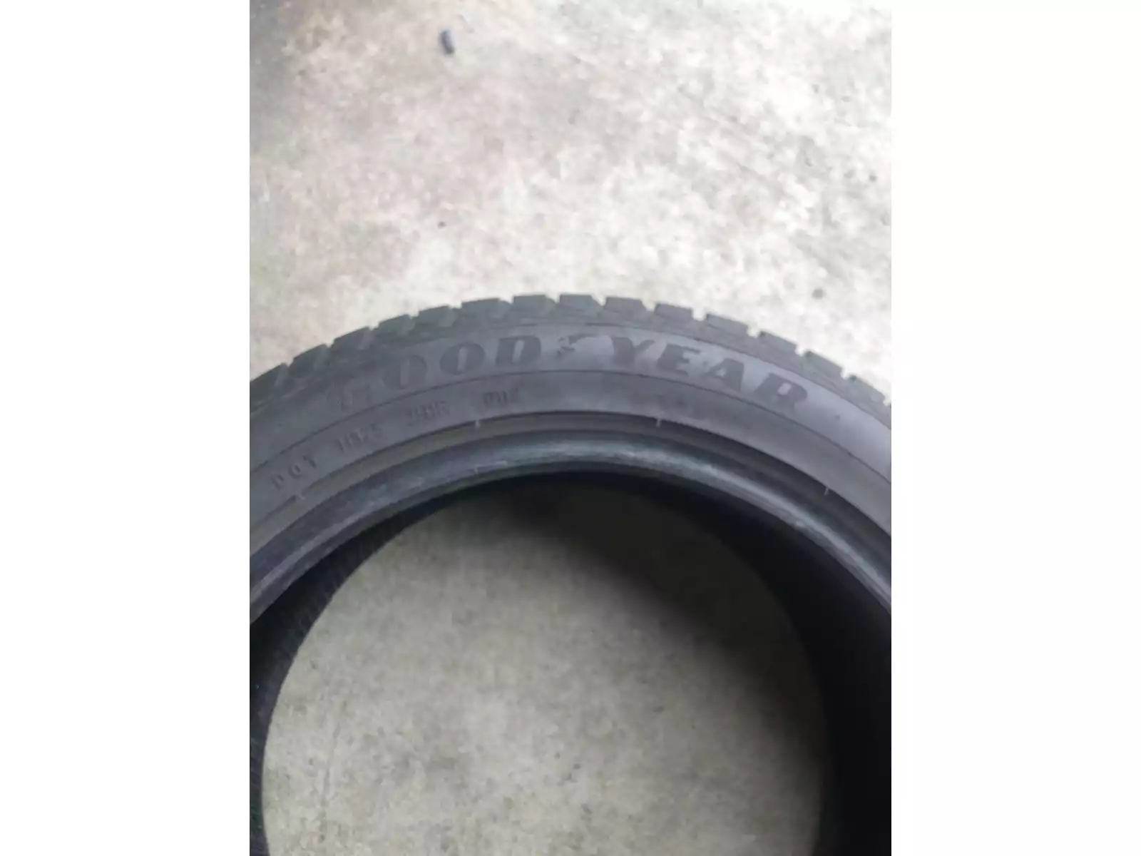 Pneus toutes saisons 16 215/45 R16 90V - Photo 1