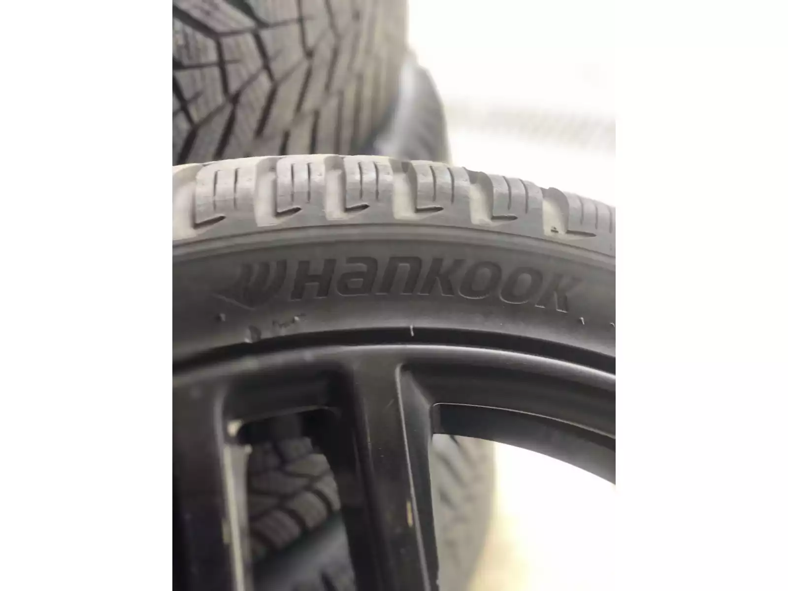 Jantes alu + Pneus hiver 19 235/35 R19 91W - Photo 1