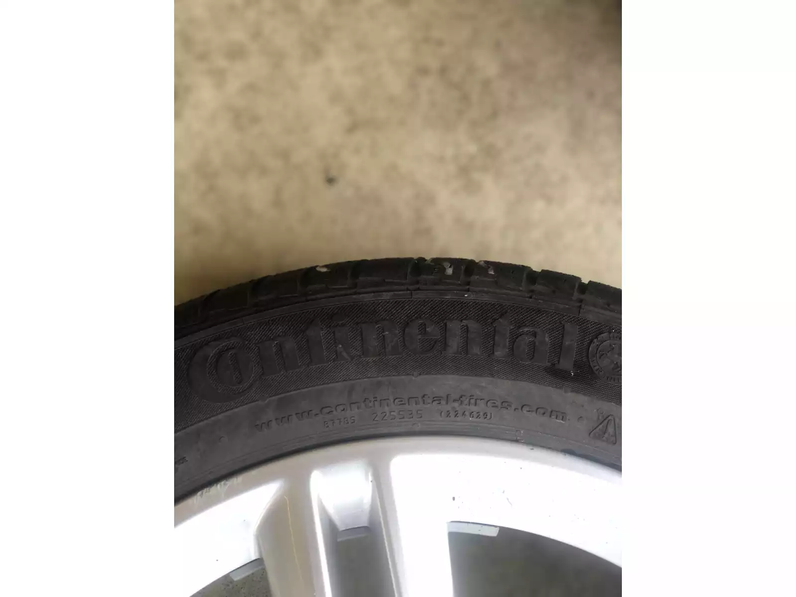Jantes alu + Pneus hiver 17 205/55 R17 91H - Photo 1