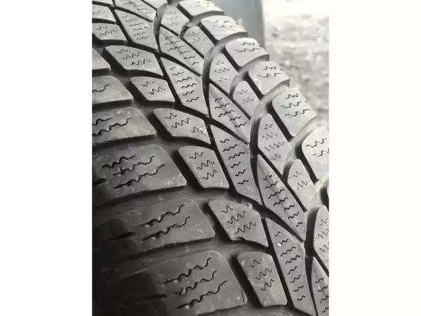 Jantes alu + Pneus hiver 16 175/60 R16 86H - Photo 3