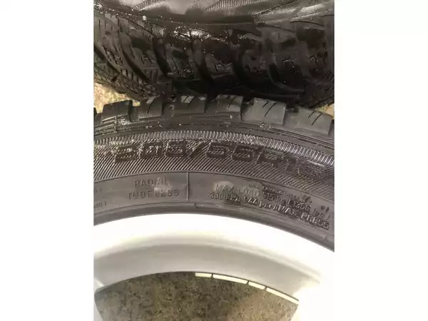 Jantes alu + Pneus hiver 16 205/55 R16 91H - Photo 2