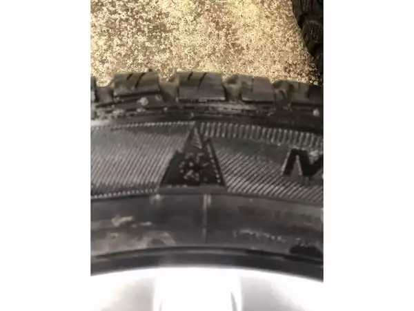 Jantes alu + Pneus hiver 16 205/55 R16 91H - Photo 3