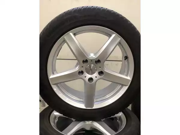Jantes alu + Pneus hiver 17 225/50 R17 98H - Photo 2