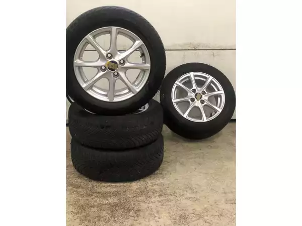 Jantes alu + Pneus hiver 15 195/60 R15 88T - Photo 1