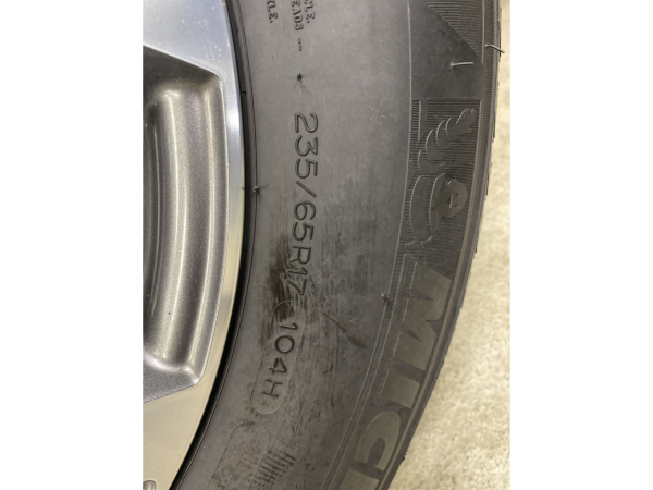 Jantes alu + Pneus hiver 17 235/65 R17 104H - Photo 2