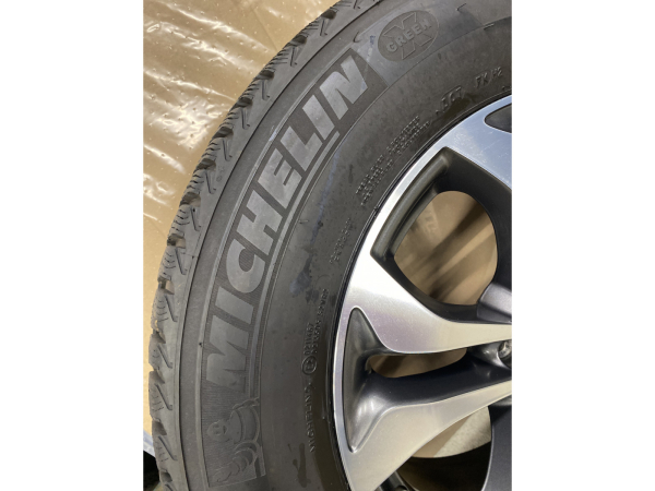 Jantes alu + Pneus hiver 17 235/65 R17 104H - Photo 3