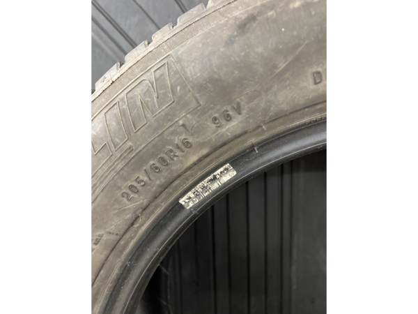 Pneus été 16 205/60 R16 96V - Photo 2