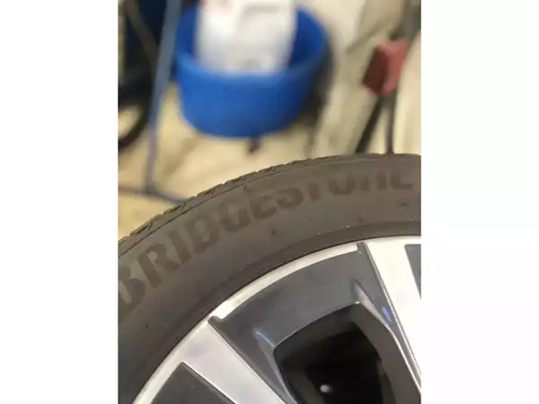 Jantes alu + Pneus été 17 225/50 R17 98Y - Photo 2