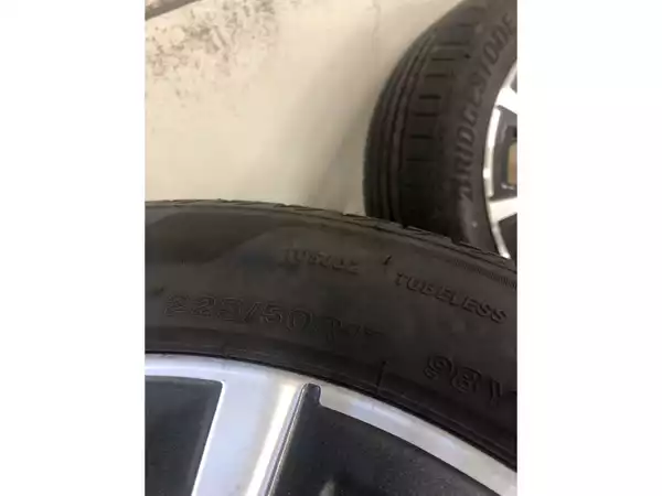 Jantes alu + Pneus été 17 225/50 R17 98Y - Photo 3