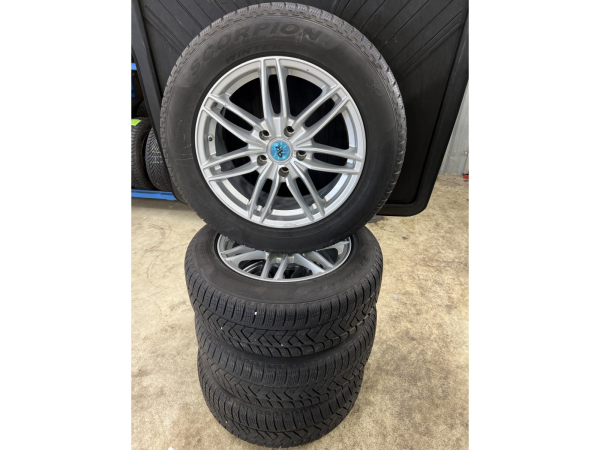 Jantes alu + Pneus hiver 17 225/60 R17 103V - Photo 1