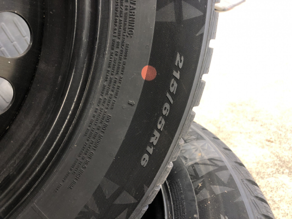 Jantes acier + Pneus hiver 16 215/65 R16 98T - Photo 2