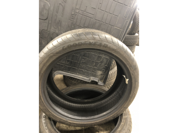 Pneus été 19 225/45 R19 96W - Photo 2
