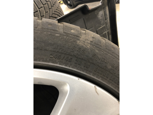 Jantes alu + Pneus hiver 18 245/45 R18 100W - Photo 3