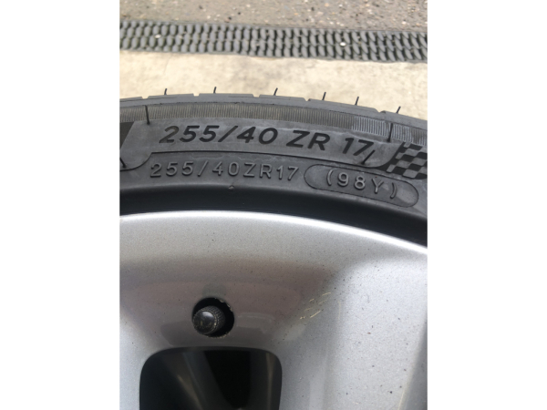 Jantes alu + Pneus été 17 255/40 R17 98Y - Photo 2