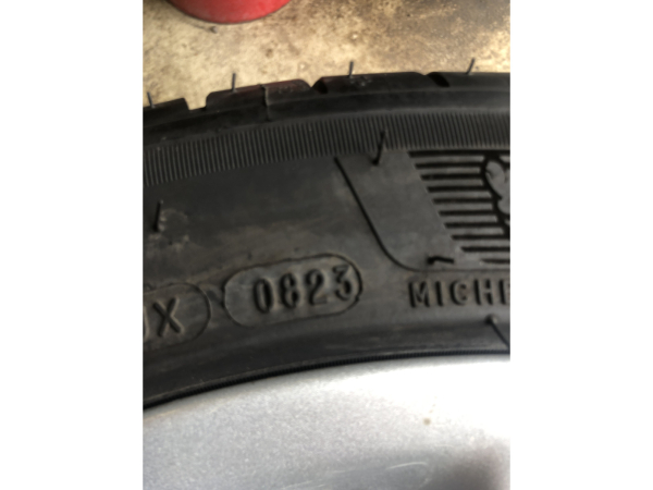 Jantes alu + Pneus été 17 255/40 R17 98Y - Photo 3