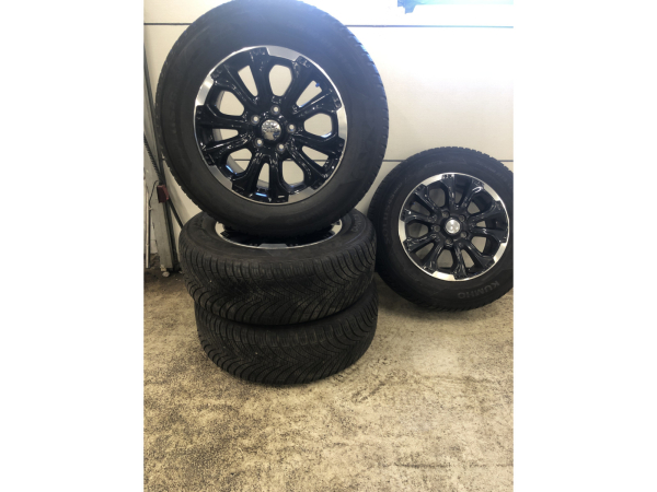 Jantes alu + Pneus toutes saisons 18 265/60 R18 114V - Photo 1
