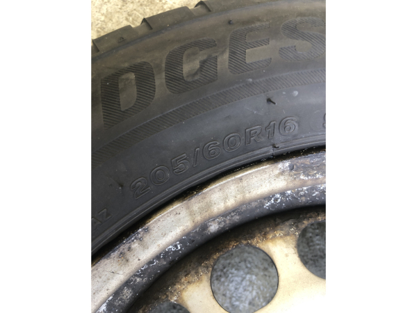 Jantes acier + Pneus hiver 16 205/60 R16 96H - Photo 3