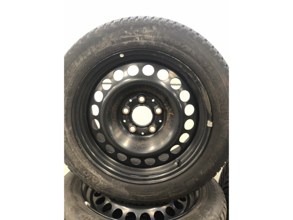 Jantes acier + Pneus hiver 16 205/55 R16 91H - Photo 2