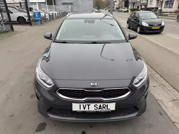 Kia Ceed SW Édition 7 1.0 T-GDI émotive pack - Photo 2