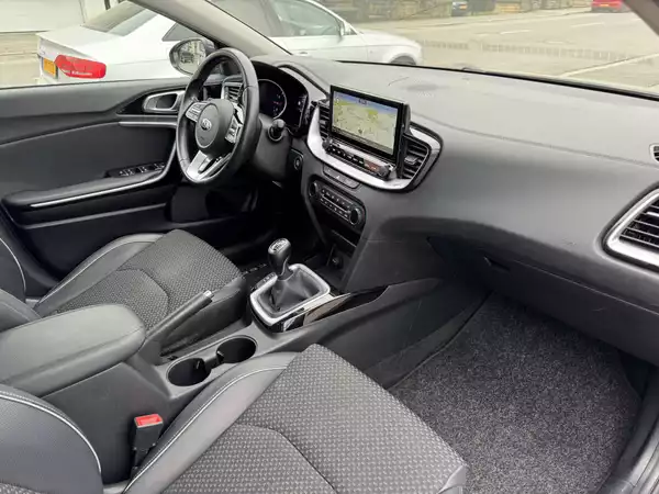 Kia Ceed SW Édition 7 1.0 T-GDI émotive pack - Photo 2
