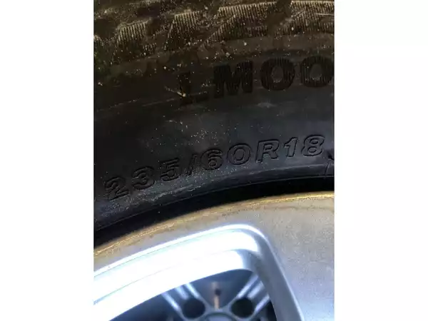 Jantes alu + Pneus hiver 18 235/60 R18 107H - Photo 2