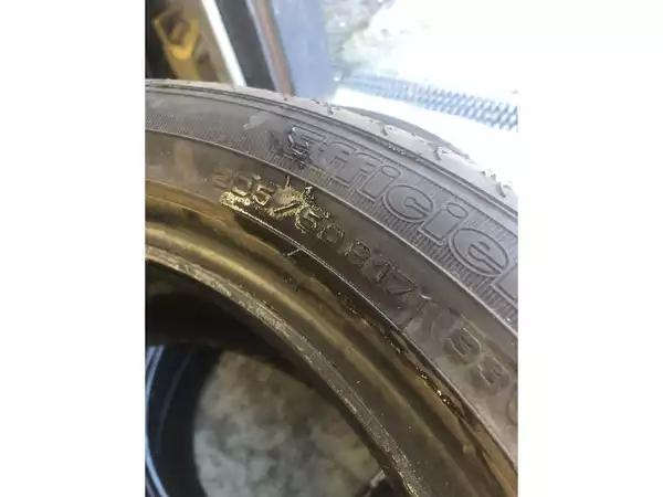 Pneus été 17 205/50 R17 93V - Photo 3