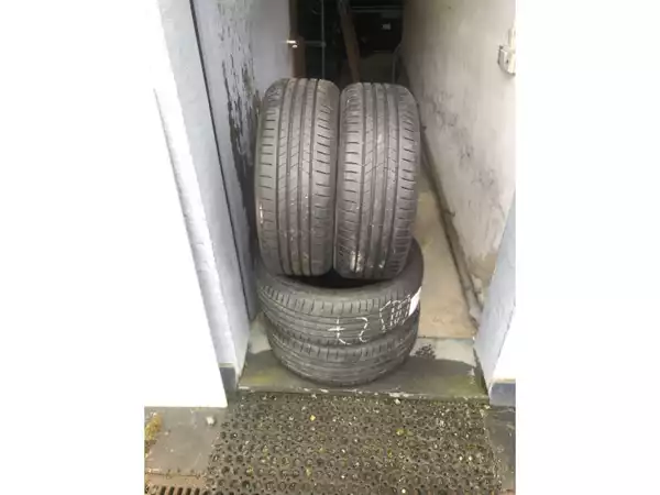 Pneus été 18 225/50 R18 99W - Photo 1
