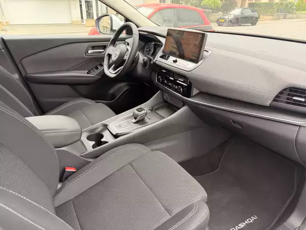 Nissan Qashqai 1.3 ACENTA 2WD 158CV Xtronic Mild-Hybrid - Photo 2