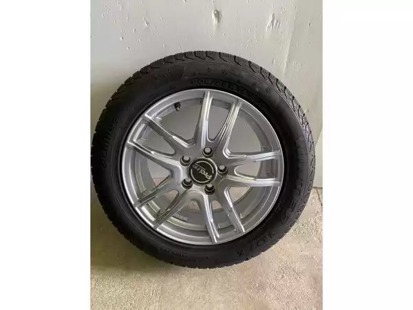 Jantes alu + Pneus hiver 16 205/55 R16 91H - Photo 1