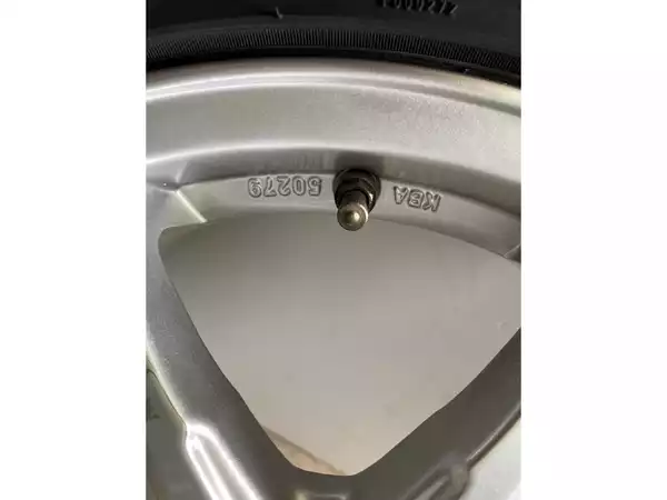 Jantes alu + Pneus hiver 16 205/55 R16 91H - Photo 2