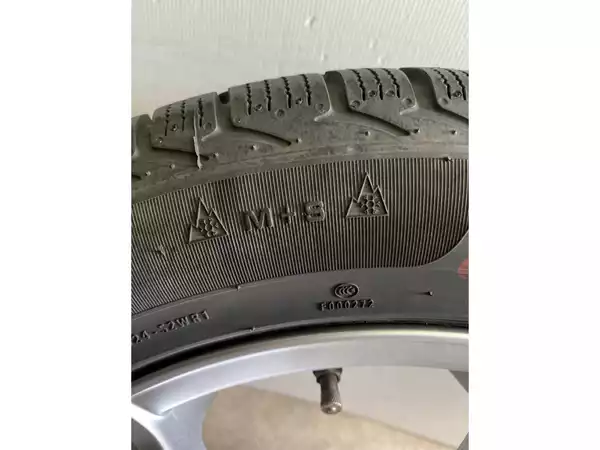 Jantes alu + Pneus hiver 16 205/55 R16 91H - Photo 3