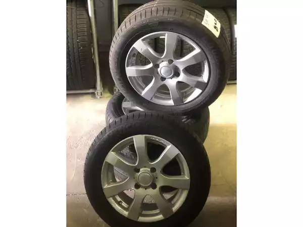 Jantes alu + Pneus hiver 15 195/60 R15 88H - Photo 1