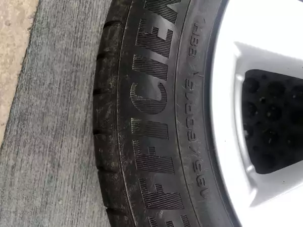 Jantes alu + Pneus hiver 15 195/60 R15 88H - Photo 2